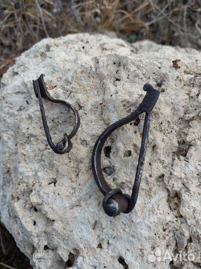 Древние кованые фибулы