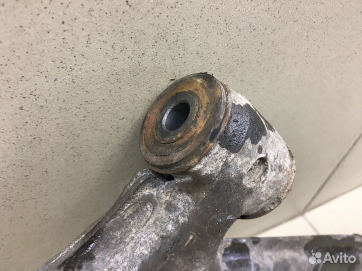 Рычаг передний левый Xsara 2000-2005