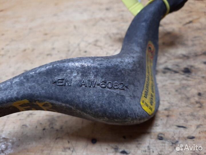 Рычаг подвески прав. перед. BMW 120I