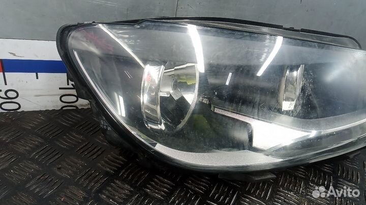 Фара правая Volkswagen Touran