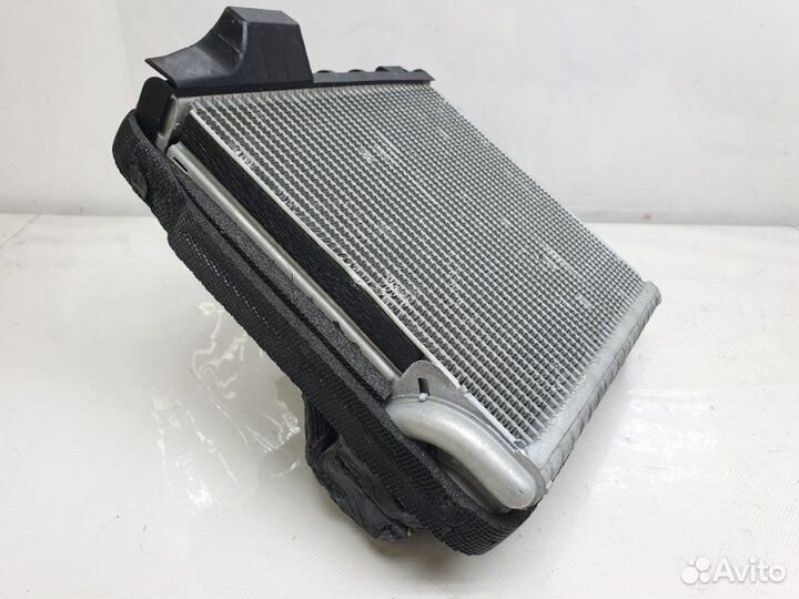 Радиатор кондиционера (конденсер) Volkswagen Golf