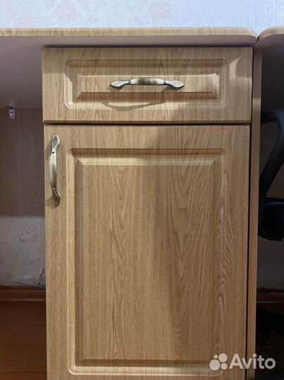 Письменный стол