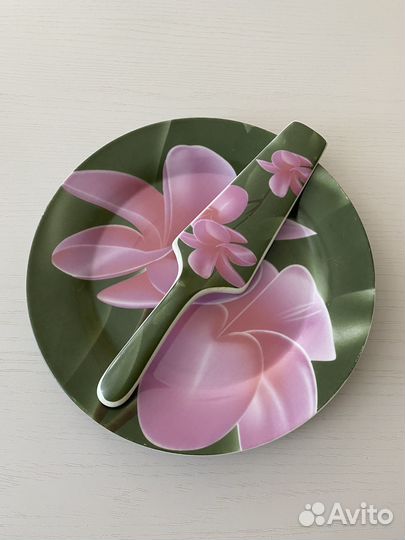 Тортница с лопаткой