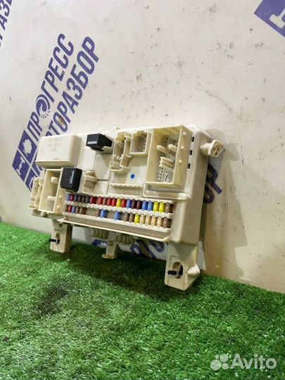 Блок предохранителей салонный Volvo S40 седан 2.4