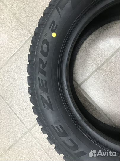 Pirelli Ice Zero 2 215/60 R16 99T