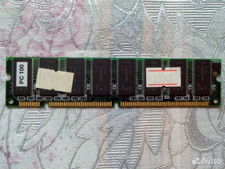 Micron MT48LC8M8A2TG-8E E (SDR / PC 100 / 64 Мб)