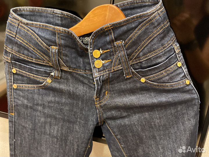 Джинсы женские