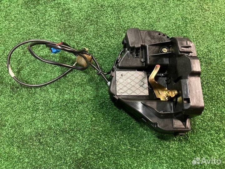 Замок двери задний правый Mercedes-Benz E-Class