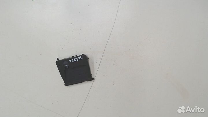 Камера переднего вида Toyota Auris E18 2012, 2017