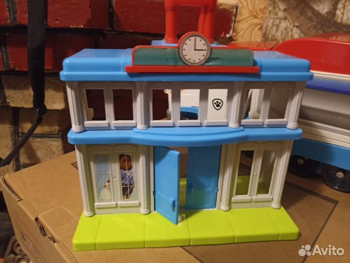 Патрулевоз и станция щенячьего патруля