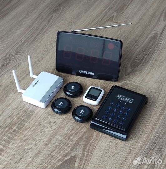 Кнопка вызова официанта, часы, табло, пуль, репите