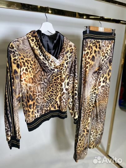 Бархатный костюм леопард