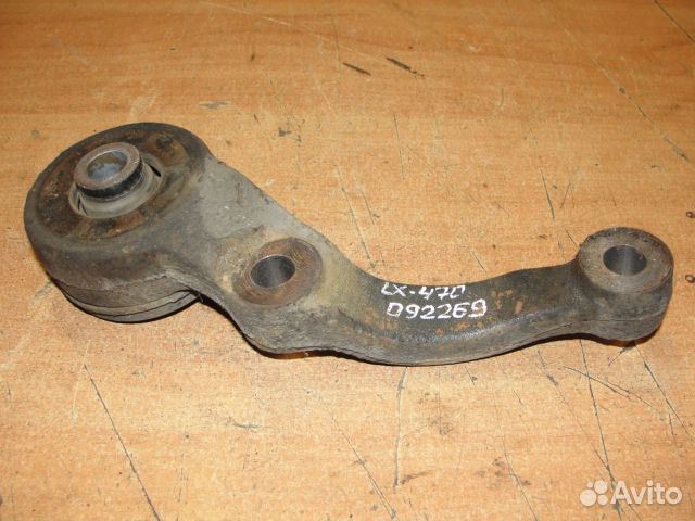 Кронштейн переднего редуктора Lexus lx470 06г