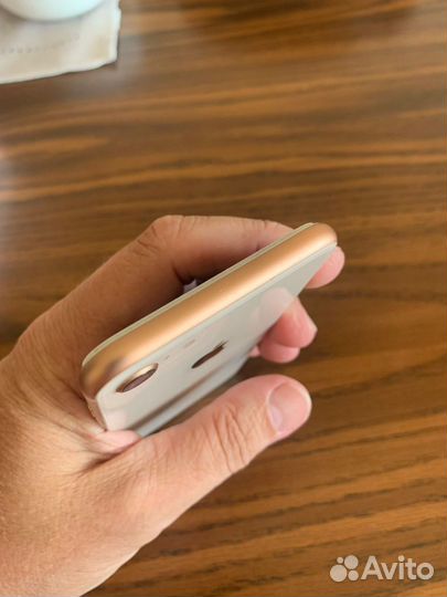 Телефон iPhone 8 64 gb