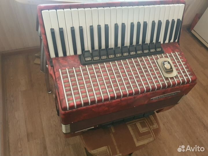 Аккордеон weltmeister 4/4