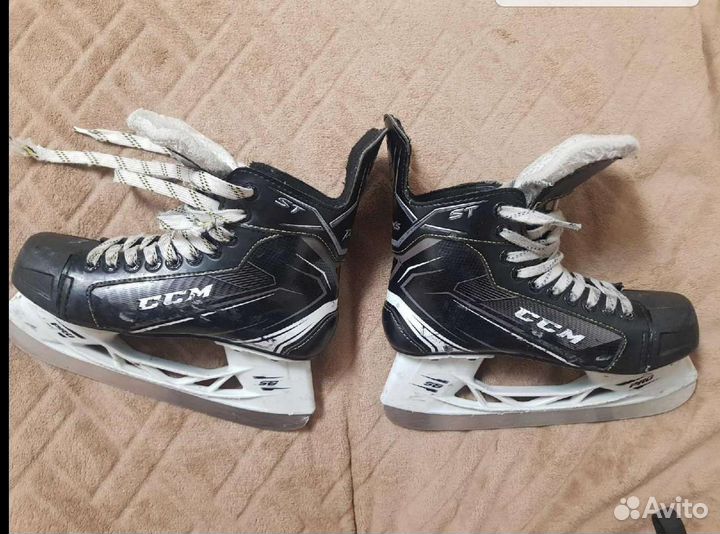 Хоккейные коньки