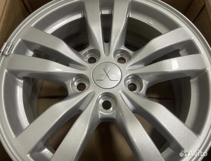 Новые оригинальные Mitsubishi Outlander R16 (2022)