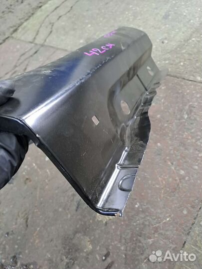 Порог правый сапожок арка Toyota Corolla 180