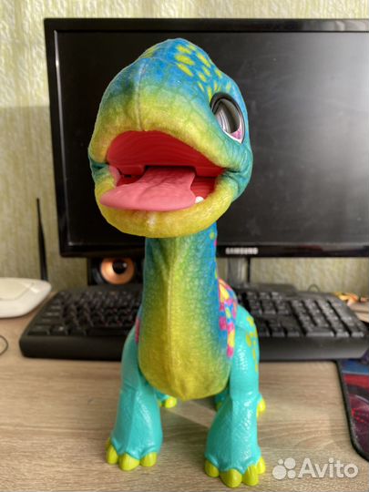 Динозавр Hasbro