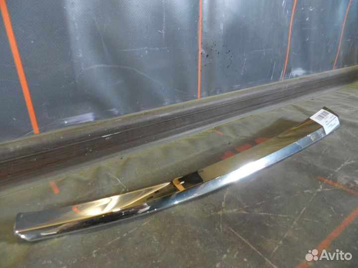 Молдинг решетки радиатора правый - Toyota Camry