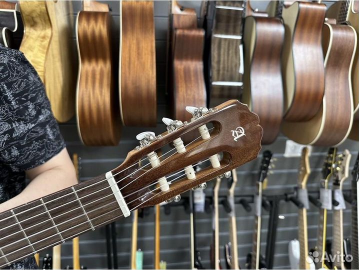 Alhambra 799 HT 4/4 Классическая гитара 4/4, с чех