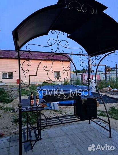Мангал с крышей