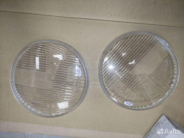 Стекло передней фары L - R golf II 1983-1991гг