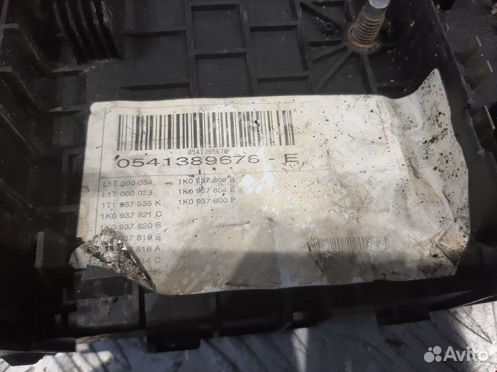 Блок предохранителей Volkswagen Touran 2005