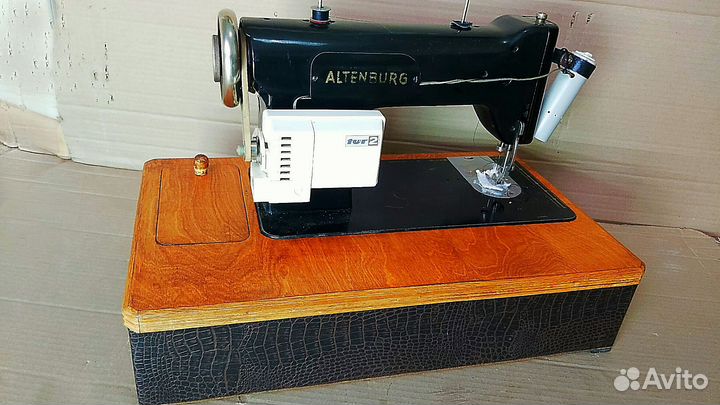 Швейная машинка 