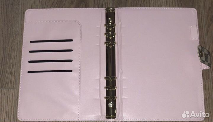 Ежедневник на кольцах LV