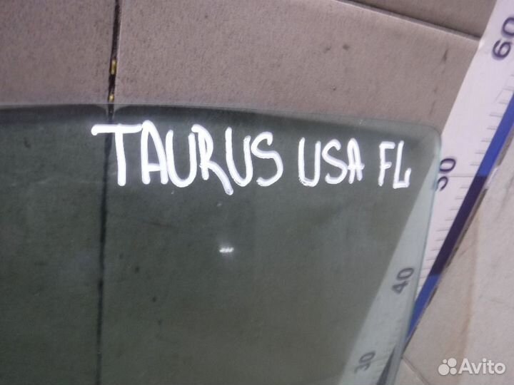 Стекло двери передней левой Ford Taurus