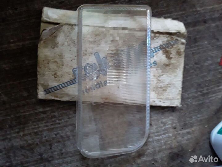 Стекло правой фары фольсваген пассат б3