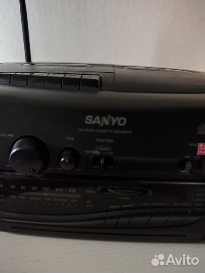 Магнитофон Sanyo CD Radio Cassette Recorder