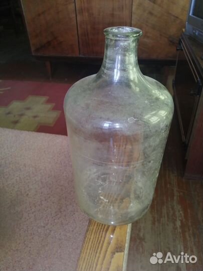 Старинные банки, крынки, стулья