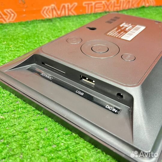 Цифровая фоторамка Digma PF-733