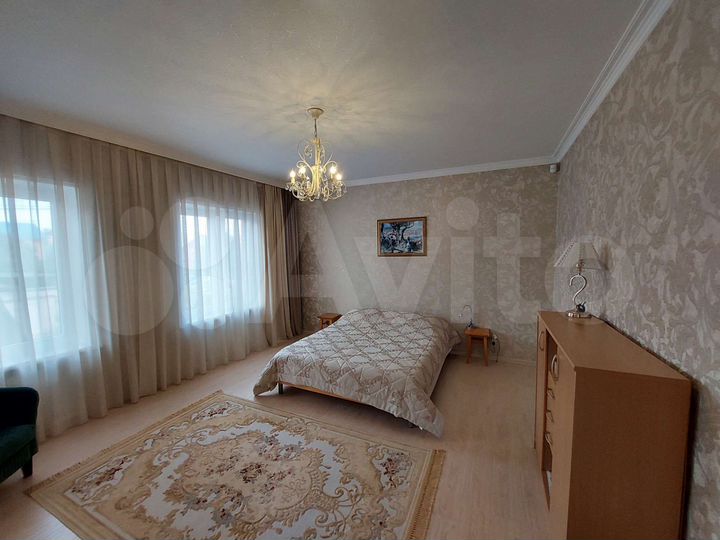 Дом 300 м² на участке 6 сот.