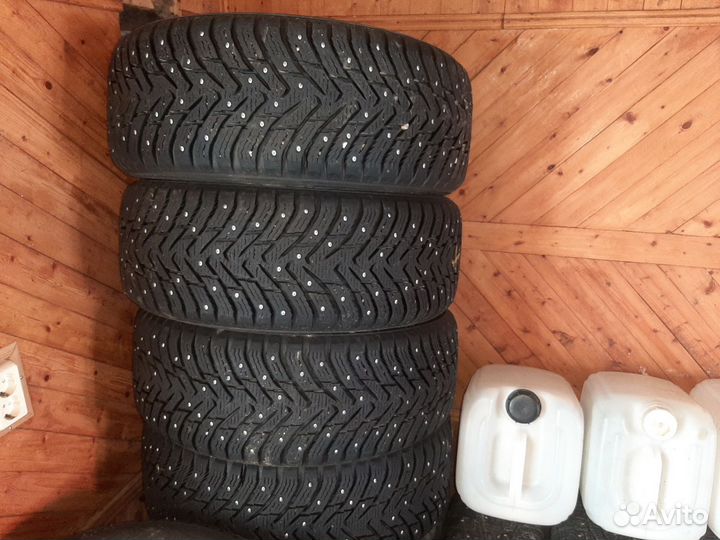 Nokian Tyres Hakkapeliitta 8 SUV 235/55 R17