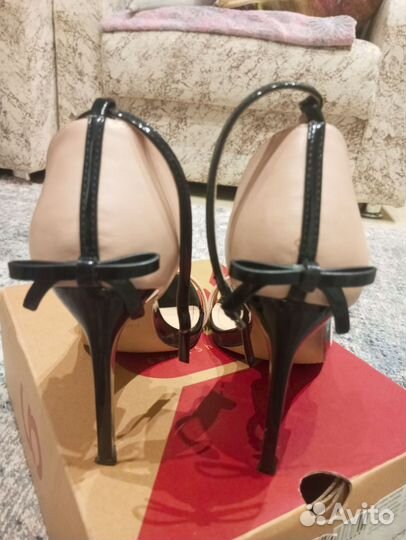 Босоножки женские