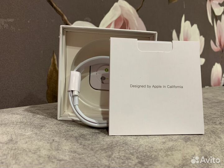 Беспроводные наушники AirPods Pro новые