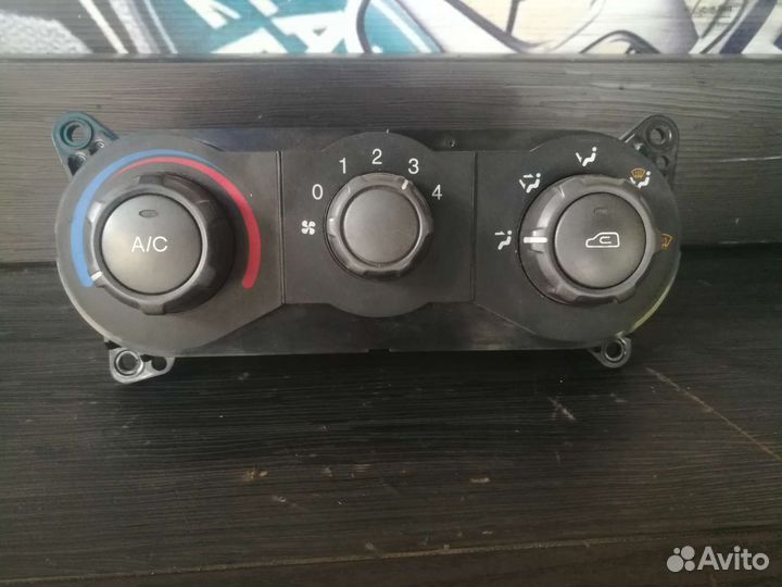 Блок управления климатом Hyundai Matrix