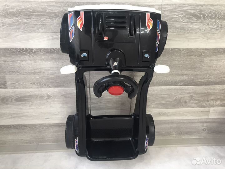 Детский автомобиль