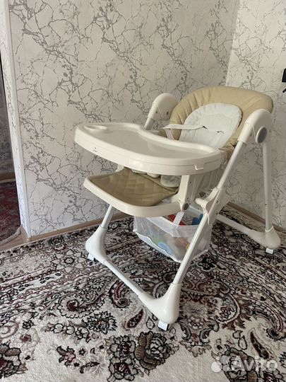 Стульчик для кормления Tommy Wow