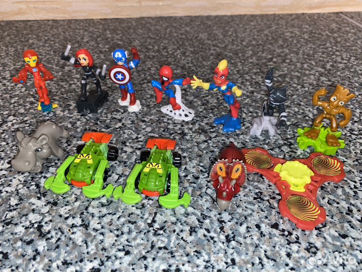 Игрушки из киндер сюрприза Marvel