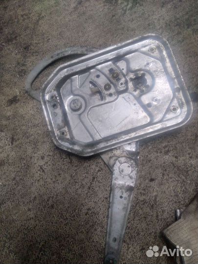 Механизм стеклоподъемника левый Scania 4серии