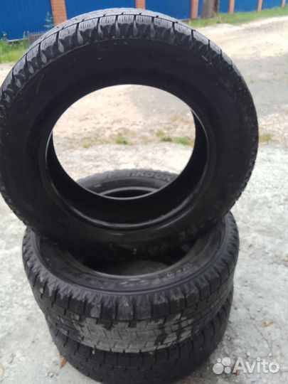 Hankook AH11 215/60 R16