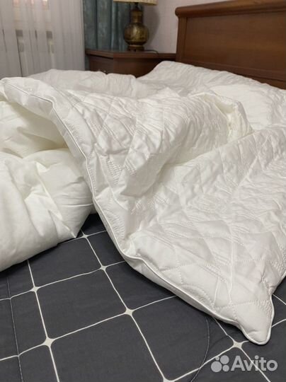 Одеяло стеганое всесезонное Roberto Cavalli