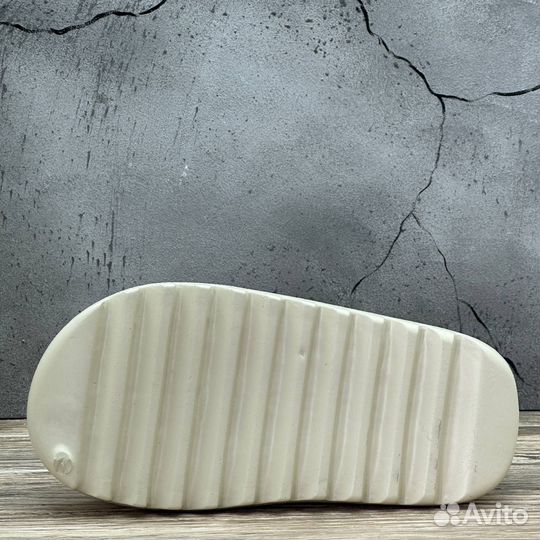 Сабо унисекс Adidas Yeezy Slides 'Bone'