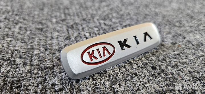 Значек (шильдик) KIA