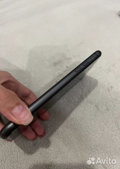 Телефон iPhone 11