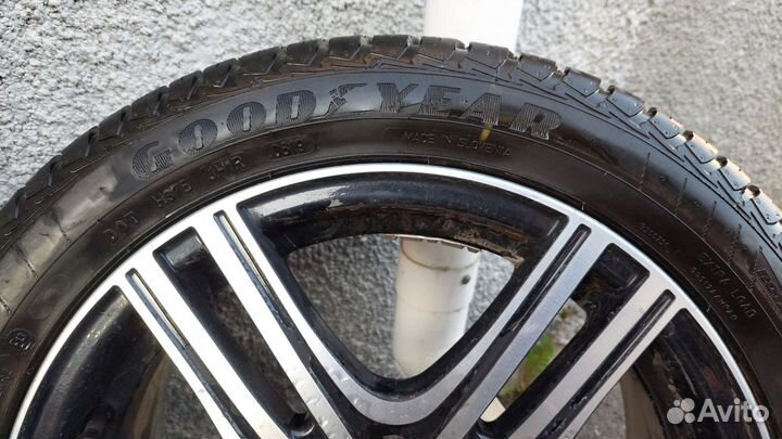 Goodyear Vector 4Seasons 215/45 R16